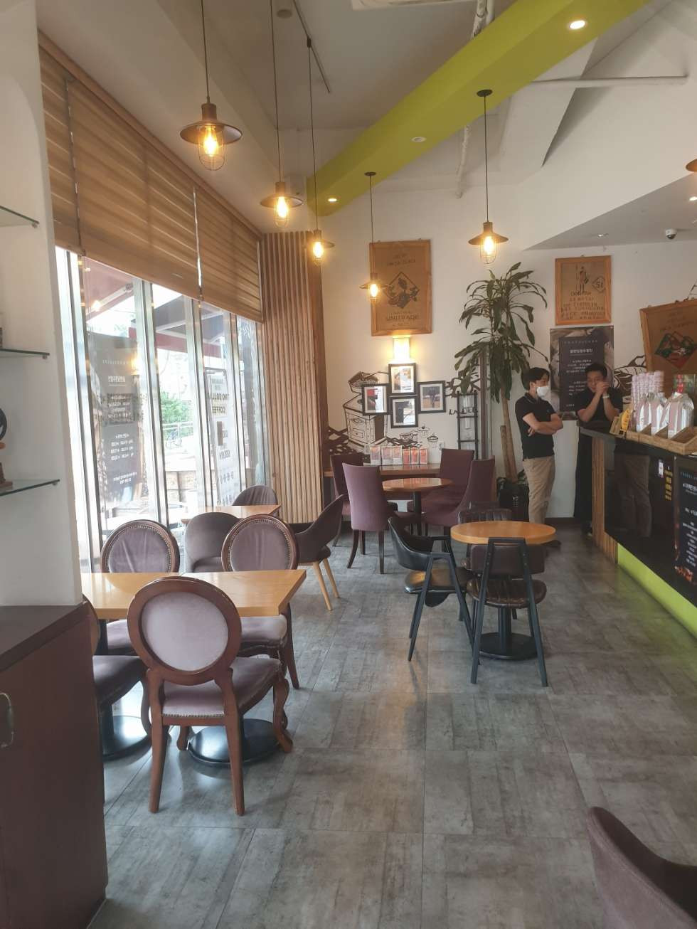 서울 성동구 성수동2가 1층 코너자리, 병원,학교,오피스 항아리 상권 월세 매물번호 10275 사진 1